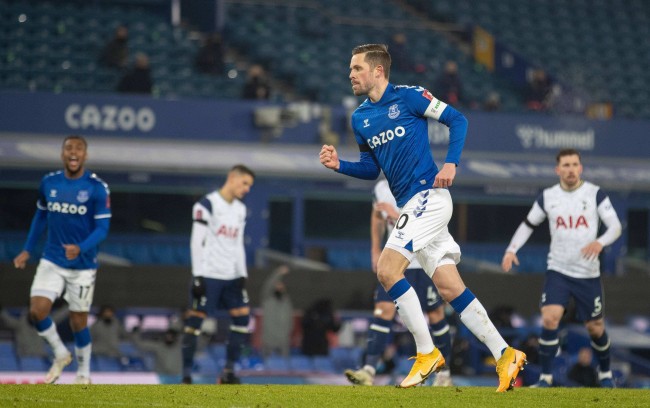 严密防守 严密防守